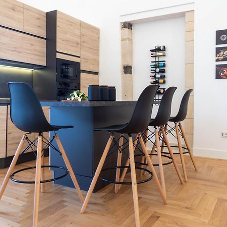 Residenza Dumah - Elegante Dimora In Centro Apartman Szirakúza Kültér fotó
