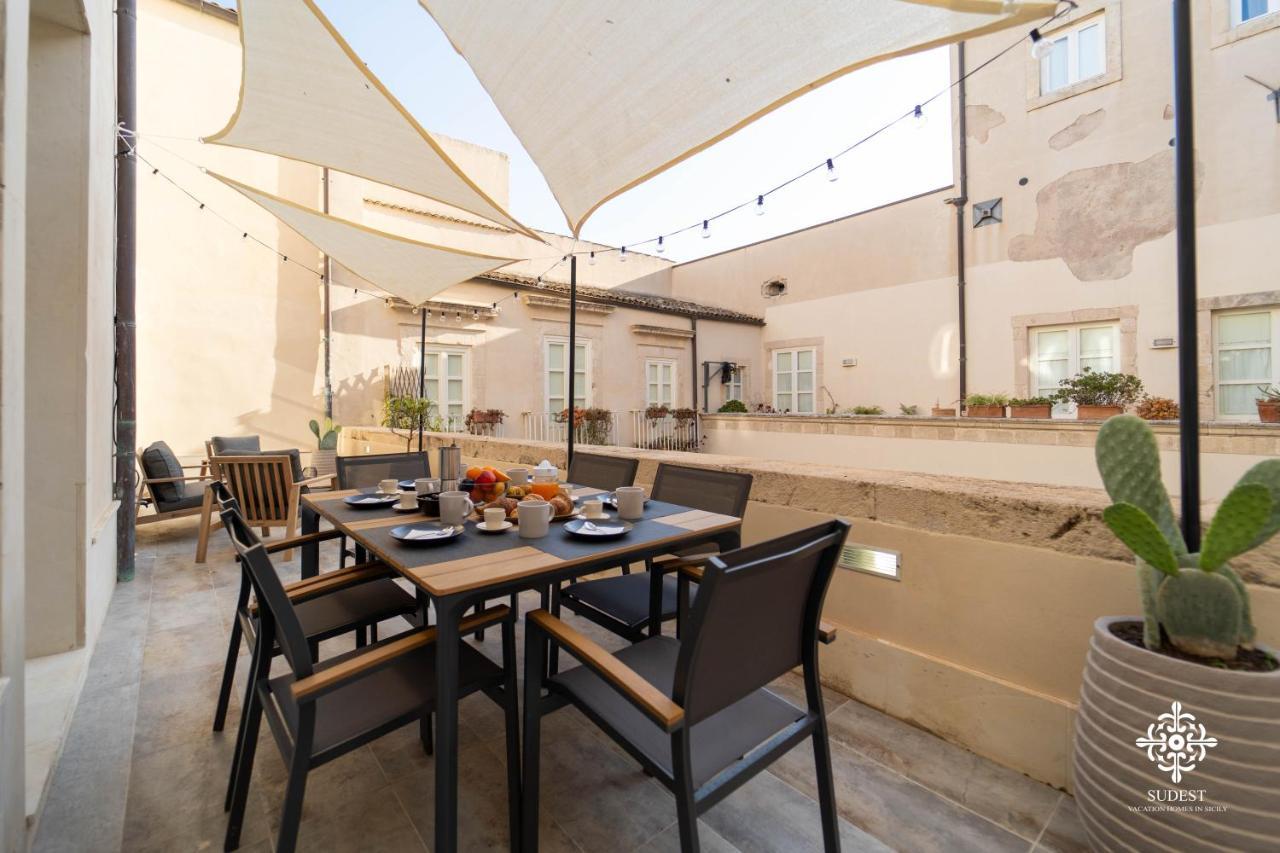 Residenza Dumah - Elegante Dimora In Centro Apartman Szirakúza Kültér fotó